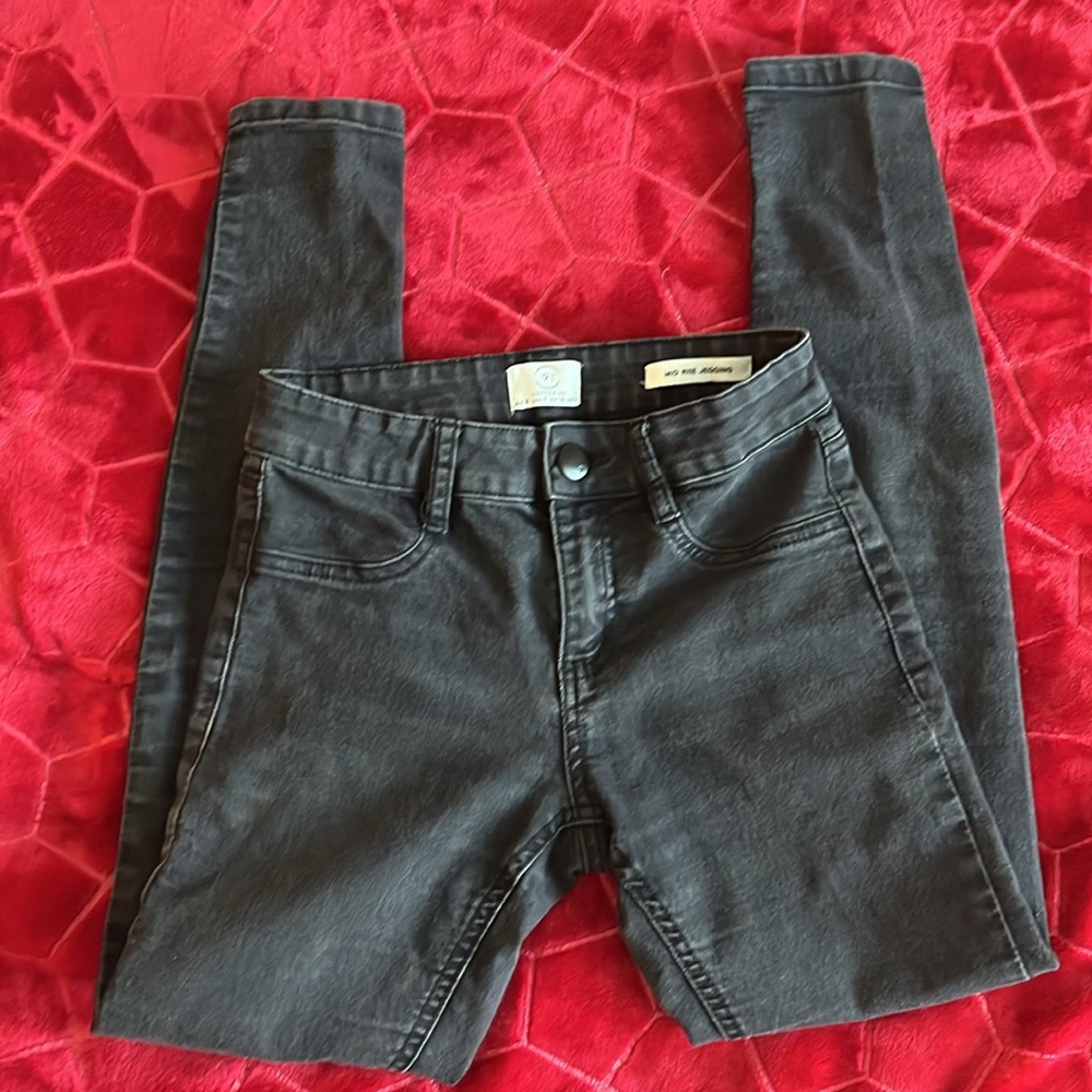 Women black/ gray mid rise jegging  two back pockets